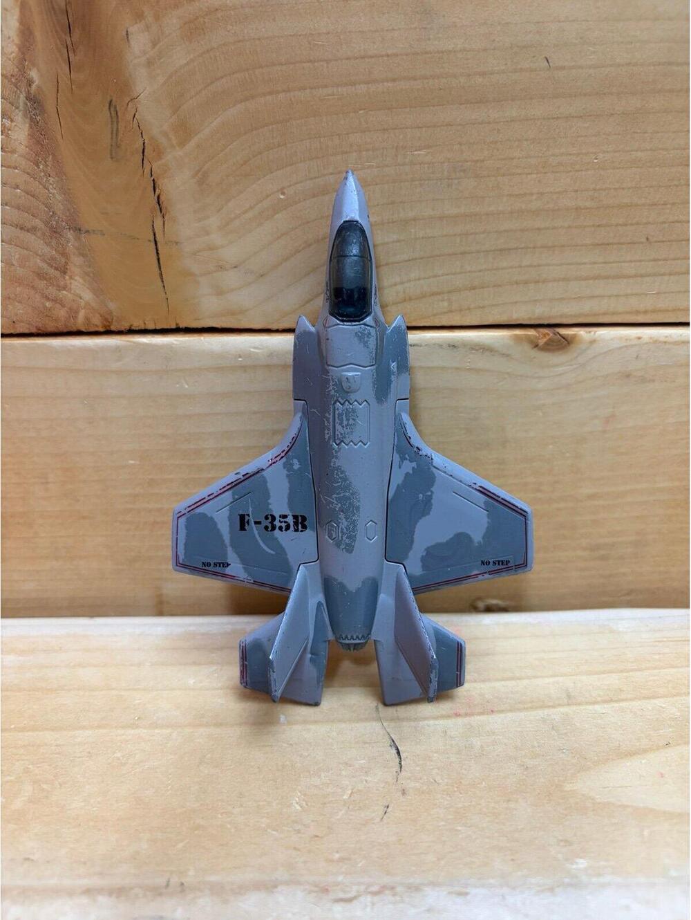Mattel - Matchbox - 2009 - F35B Lightning II model Jet